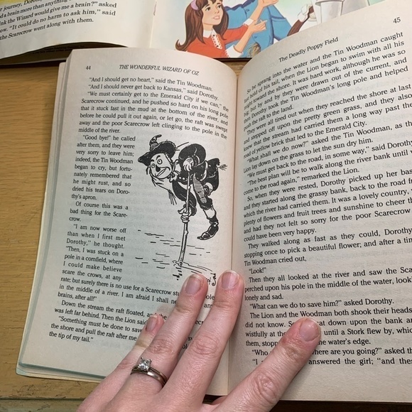 The Wizard Of Oz Book Bundle Of Two Paperback Books Children's And Chapter Book - Picture 9 of 11
